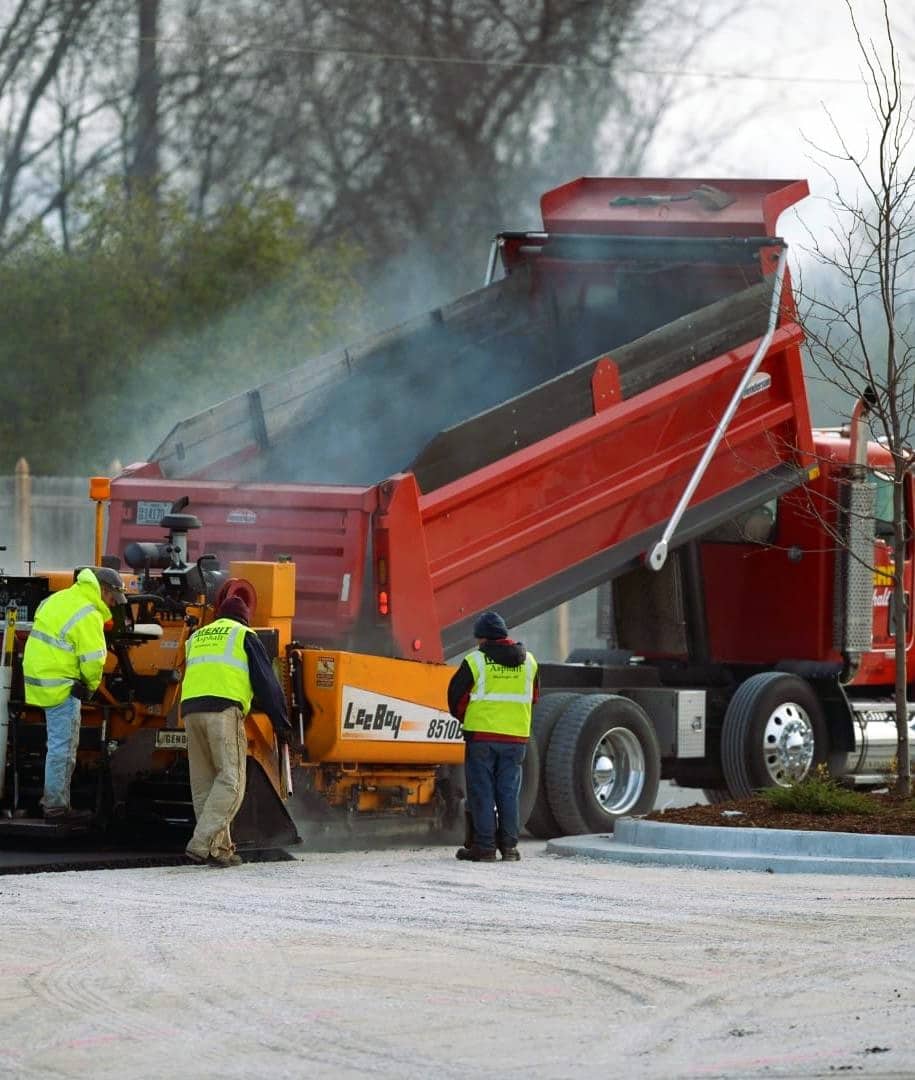 pavement company in Milwaukee, asphalt paving Milwaukee, driveway paving Milwaukee